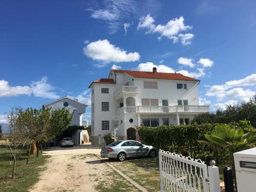  Guesthouse Mate 2, Pension in Donji Zemunik