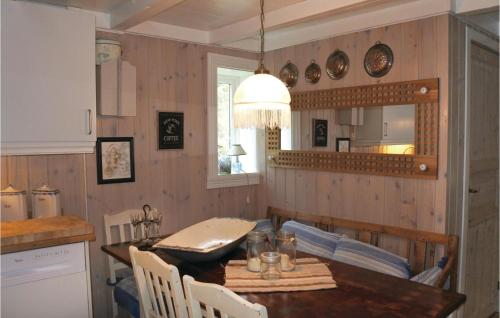 Κουζίνα, Amazing Home In Sndeled With 4 Bedrooms, Sauna And Wifi in Sondeled
