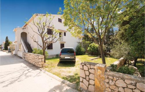  0-Bedroom Apartment in Mandre in Mandre