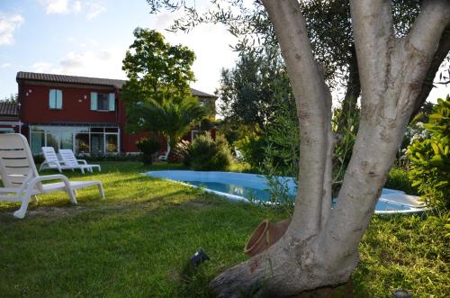 Swimming pool, Borgo Rosso Country House B&B in Sirolo