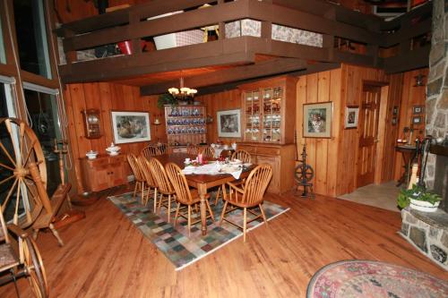 Stouffermill Bed & Breakfast in Algonquin Highlands (ON)