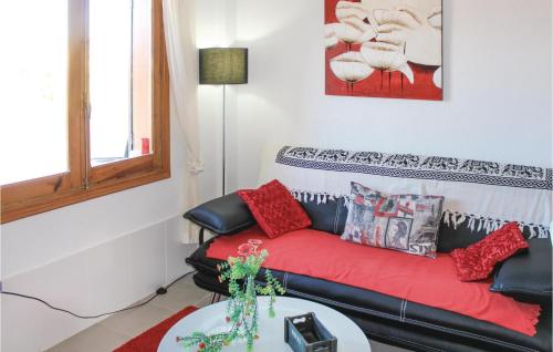 1 Bedroom Gorgeous Apartment In Rojales