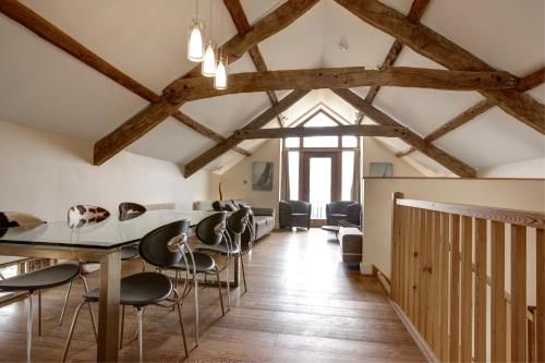 The Threshing Barn - image 3