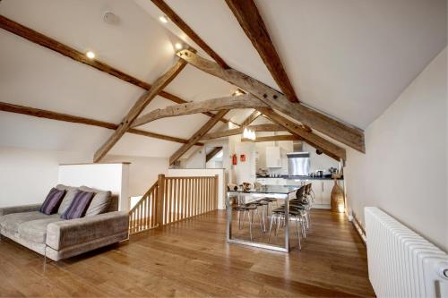 The Threshing Barn - image 11