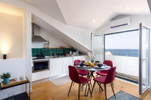 LovelyStay - Turquoise River View II Lisbon 