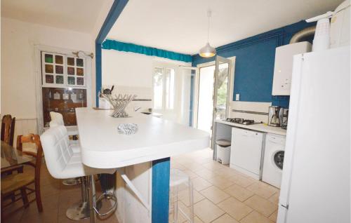 Four-Bedroom Holiday Home in Pianottoli