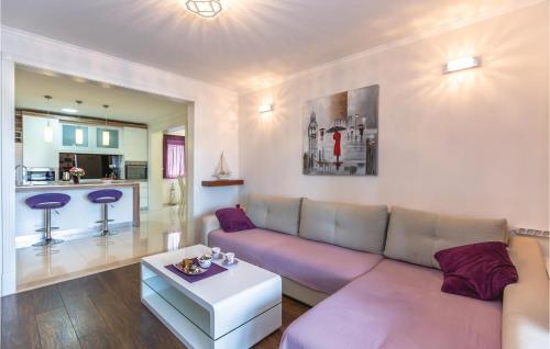  Three-Bedroom Apartment in Opuzen in Opuzen