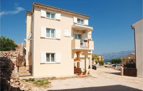  One-Bedroom Apartment in Razanac in Ražanac