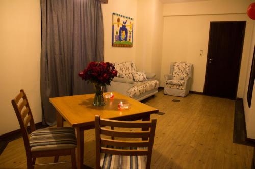 1 double bed, 2 twin beds