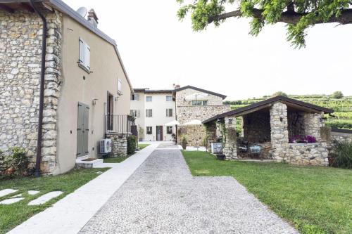 Corte dei Soavi-Family rooms & Apartments