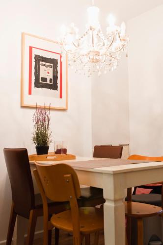 Beautiful Park Apartment for 4 Guests, Berlino (foto 7)