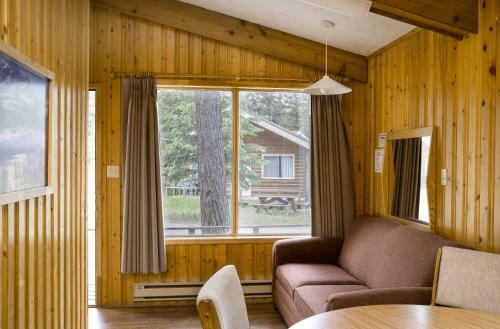 Pine Bungalows - Accommodation - Jasper