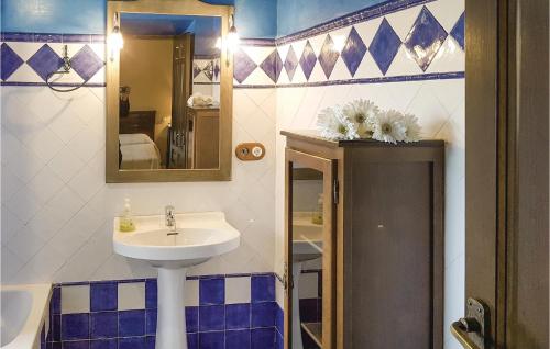 Five-Bedroom Holiday Home in Osuna - image 5