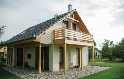  Three-Bedroom Holiday Home in Szolad, Pension in Szólád