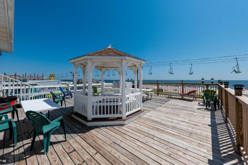 Boardwalk Hotel Charlee & Apartments Beach Hotel Oceanfront