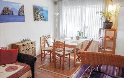 Beautiful apartment in Linz am Rhein with WiFi