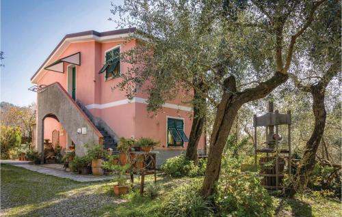 One-Bedroom Holiday Home
