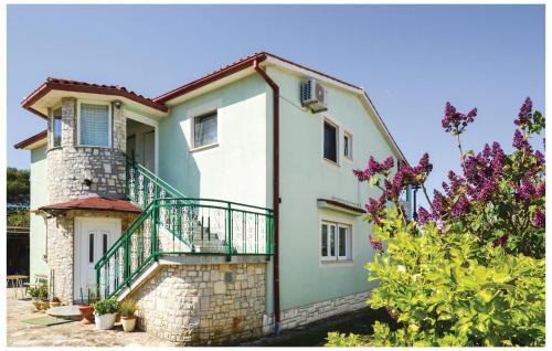  Two-Bedroom Apartment in Fondole, Pension in Fondole