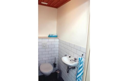 Bathroom, Two-Bedroom Holiday home in De Meern in Zuidwest