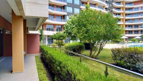 Apartment with Garden View image 1