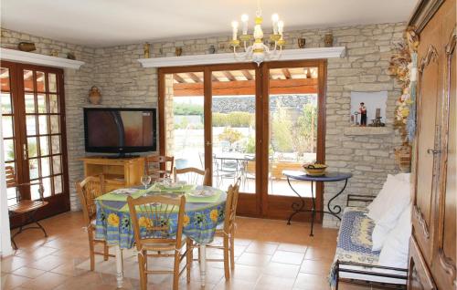 3 Bedroom Stunning Home In Gordes