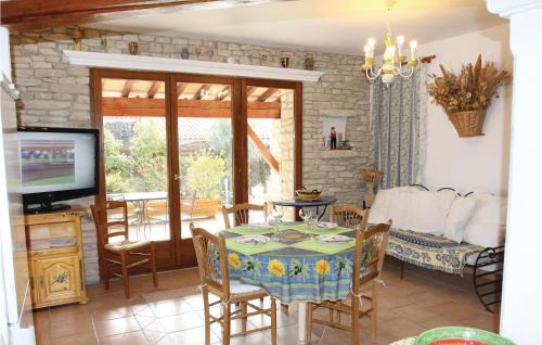 3 Bedroom Stunning Home In Gordes