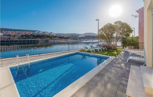 Awesome Home In Sibenik With 4 Bedrooms, Wifi And Outdoor Swimming Pool - Šibenik