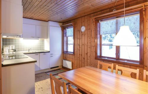Kitchen, Nice Home In Syssleback With Kitchen in Vingang