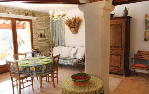 3 Bedroom Stunning Home In Gordes