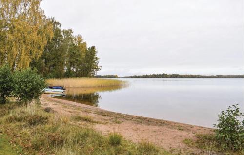 Skats, Four-Bedroom Holiday Home In Ljungby in Bolmstad