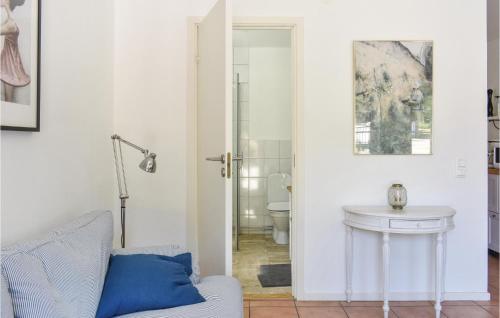1 Bedroom Awesome Apartment In Glemmingebro in Glemmingebro