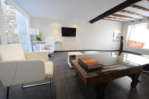 大堂, Apartamentos Turisticos Mirablanc in 巴爾胡恩克拉