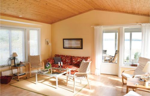 Four-Bedroom Holiday Home In Ljungby in Bolmstad
