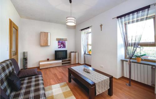  Two-Bedroom Apartment in Matulji-Jurdani in Jušići