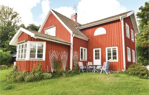 Awesome home in Frgelanda with 4 Bedrooms - Färgelanda