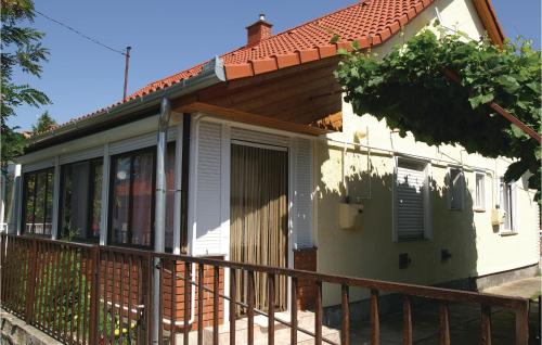  One-Bedroom Apartment in Balatonkeresztur, Ferienwohnung in Balatonkeresztúr