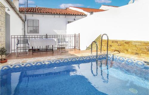 Awesome Home In Villaviciosa De Cordob With Outdoor Swimming Pool