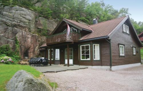 Awesome home in Lindesnes with 6 Bedrooms and Sauna - Jåsund
