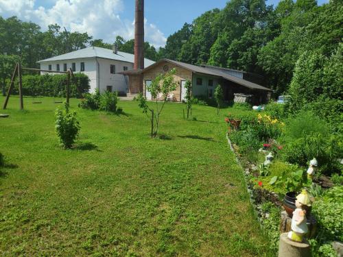 花園, White House puhkemaja in 派爾努縣