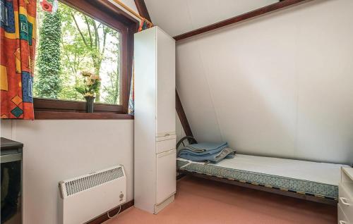  Three-Bedroom Holiday Home in Rekem-Lanaken, Pension in Bovenwezet