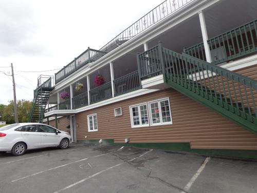 Happy Motel - Accommodation - Edmundston