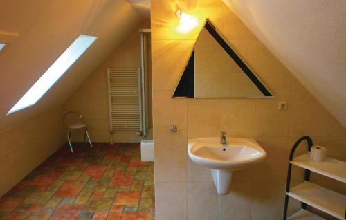 Fürdőszoba, Nice Apartment In Thulendorfsagerheide in Thulendorf