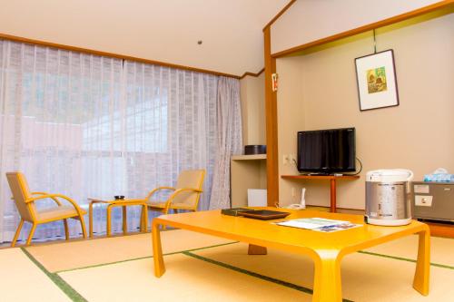 Japanese-Style Triple Room with Shared Bathroom