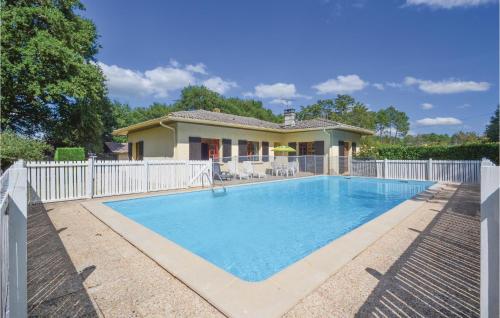 . Stunning home in Garrosse with 3 Bedrooms, Private swimming pool and Outdoor swimming pool