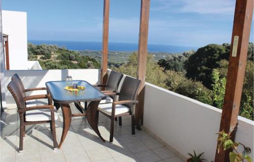  Four-Bedroom Holiday Home in Rethymno, Crete in Ayía Paraskeví