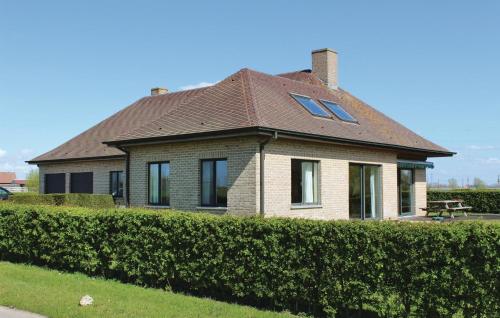Three-Bedroom Holiday Home In Diksmuide gîte à louer Kasteelhoek