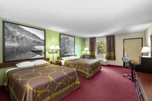 Super 8 by Wyndham Eureka Springs – Eureka Springs, AR