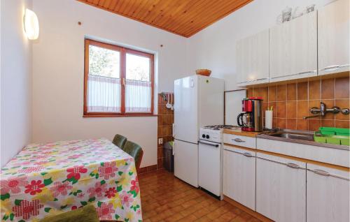  Two-Bedroom Apartment in Jadranovo, Pension in Jadranovo