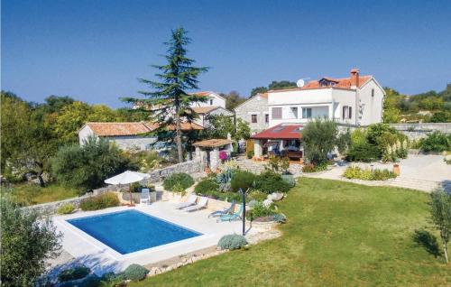  Awesome home in Jural with WiFi, 4 Bedrooms and Outdoor swimming pool, Pension in Jural