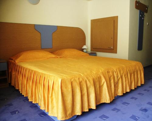 Double or Twin Room with Swimming Pool Access